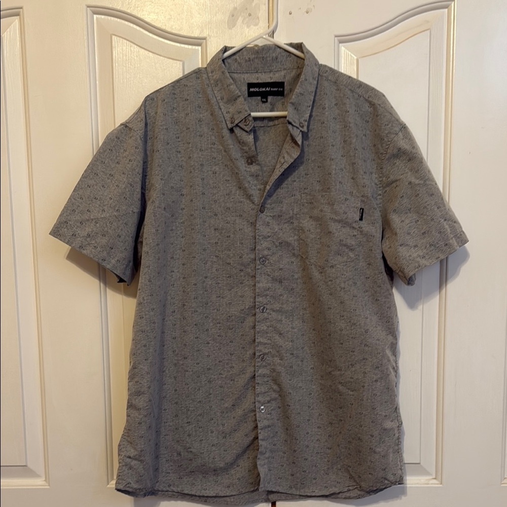Gray Casual Button Down Shirt with Relaxed Fit